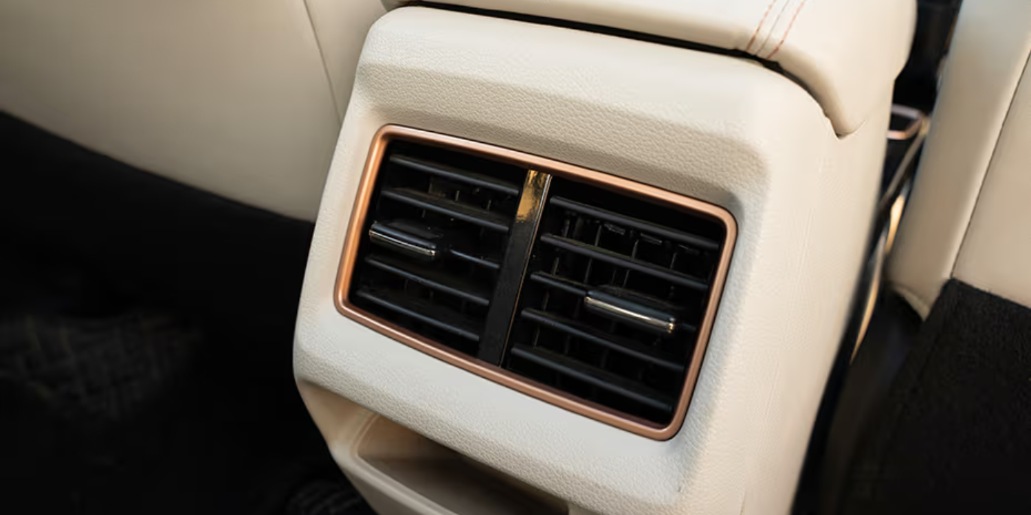 Rear AC Vents and Rear USB Ports